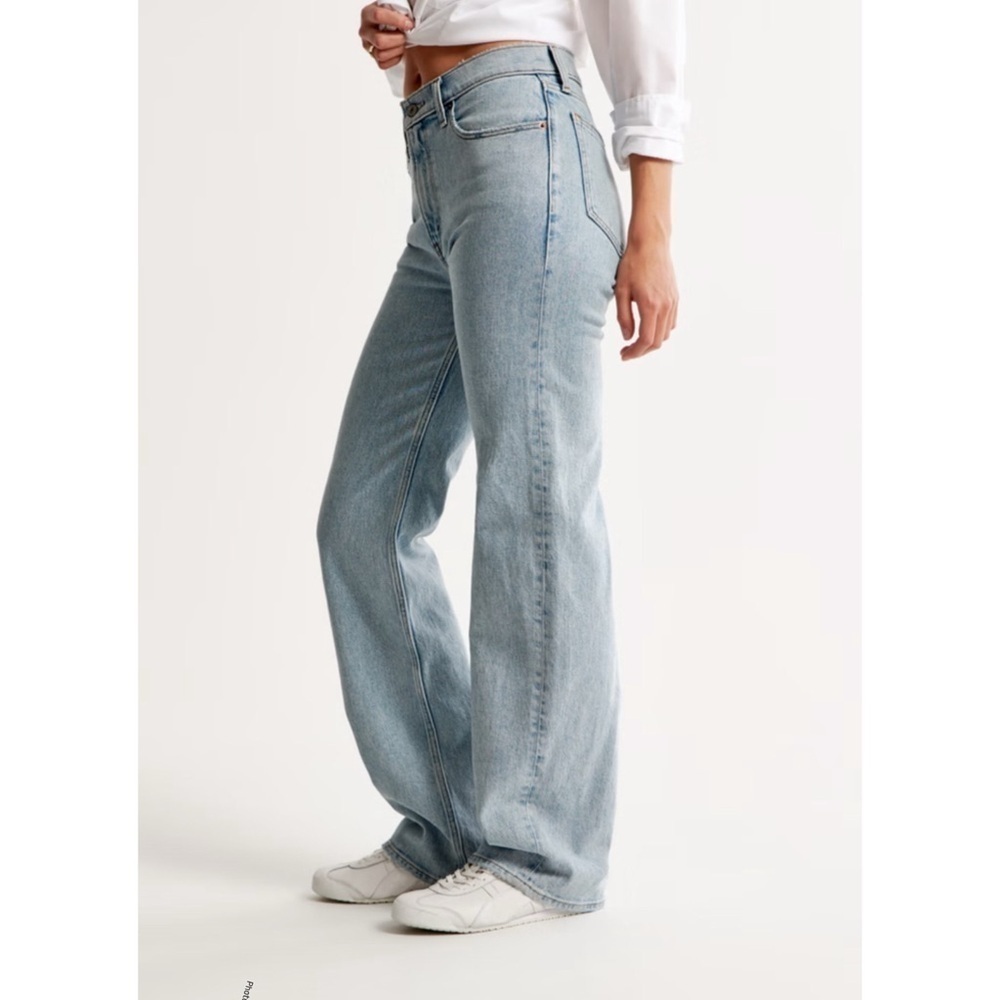 Abercrombie & Fitch curve love 90s relaxed Blue Straight Leg Jeans size 4/27